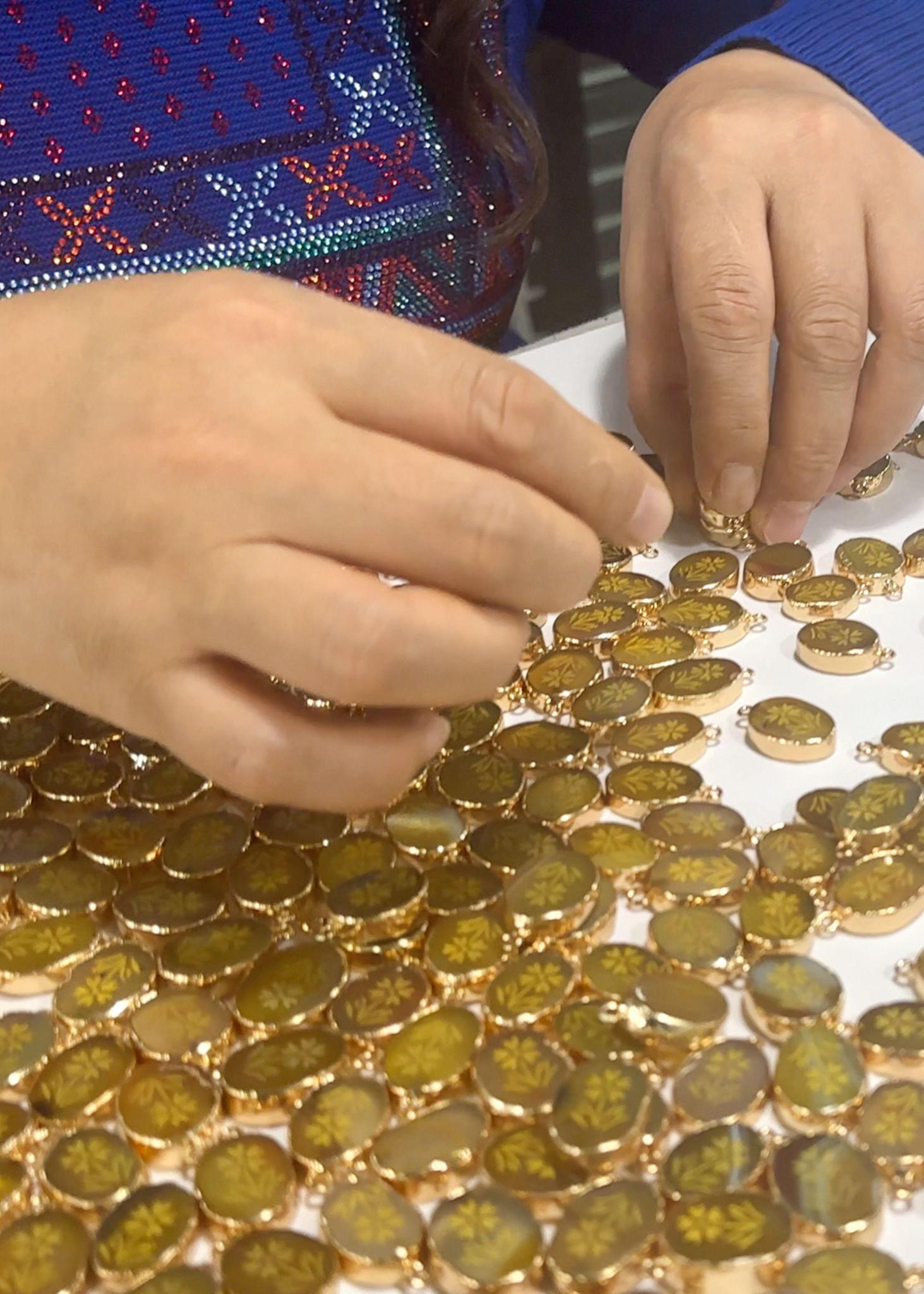 Daisy Drop Earrings - Mercy House Global