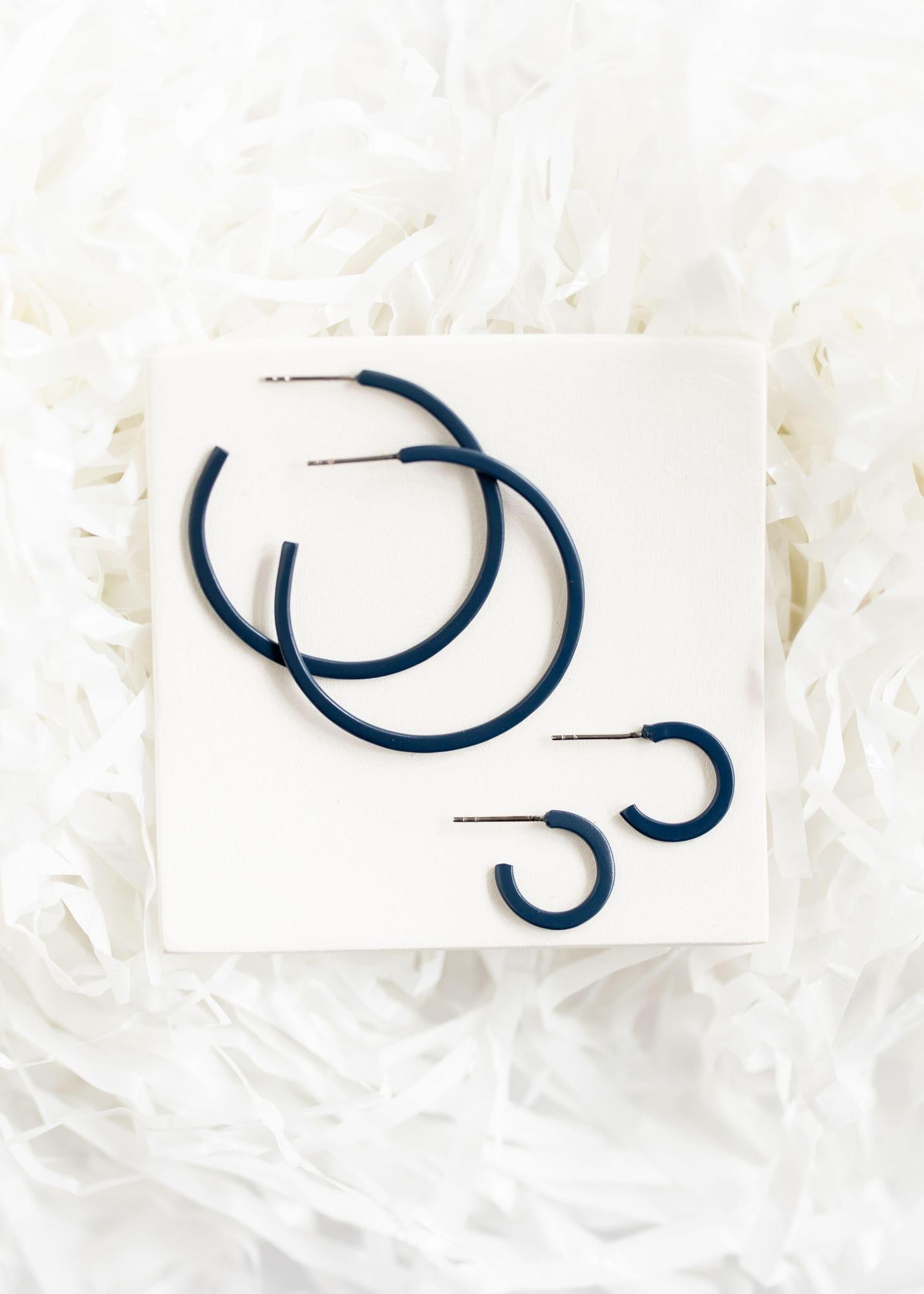 Navy | Medium Game Day Hoops