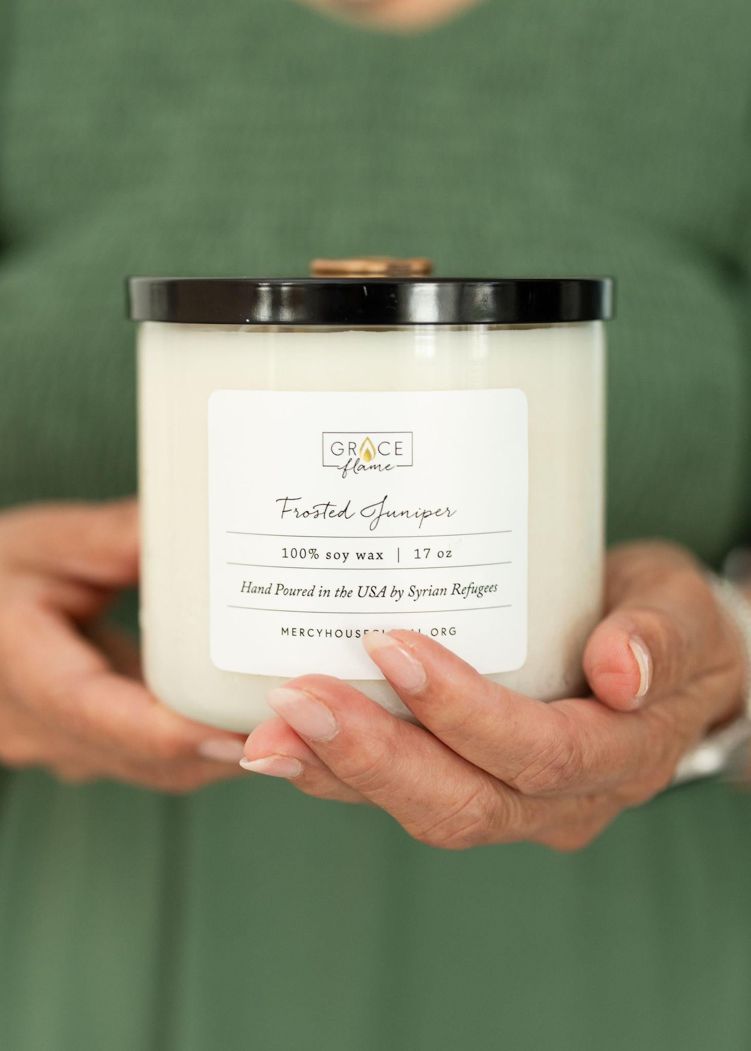 Frosted Juniper Candle | 17 oz. Grace Flame