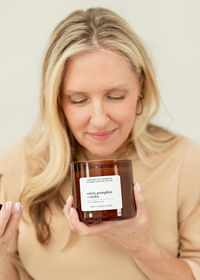 White Pumpkin + Tonka Candle | 17 oz Glass Jar